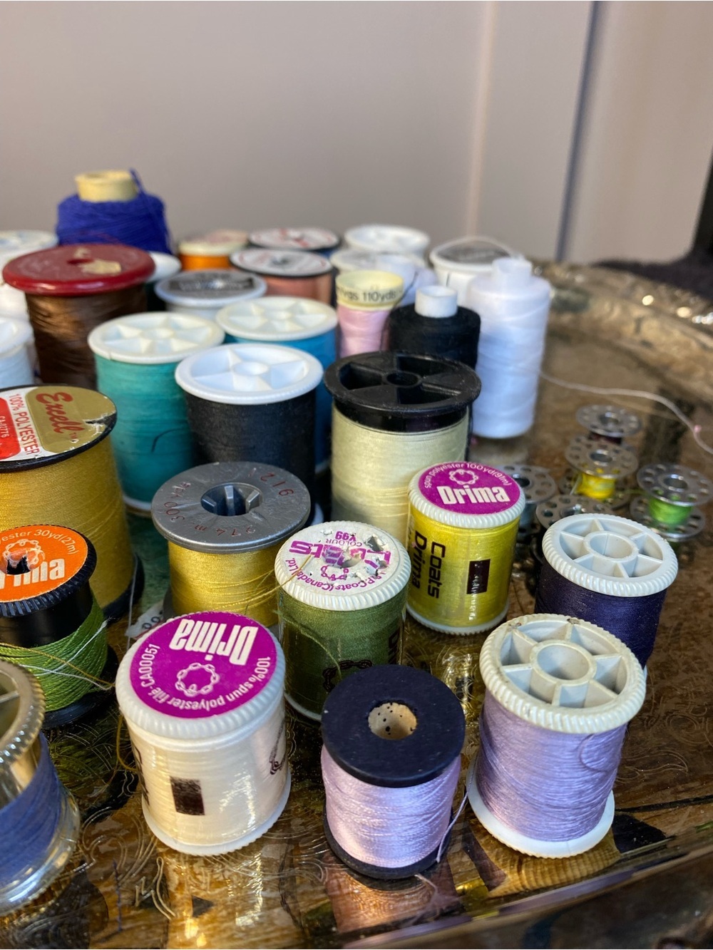 50 Assorted Thread Spools - Multicolor Sewing Lot - Picture 3 of 6